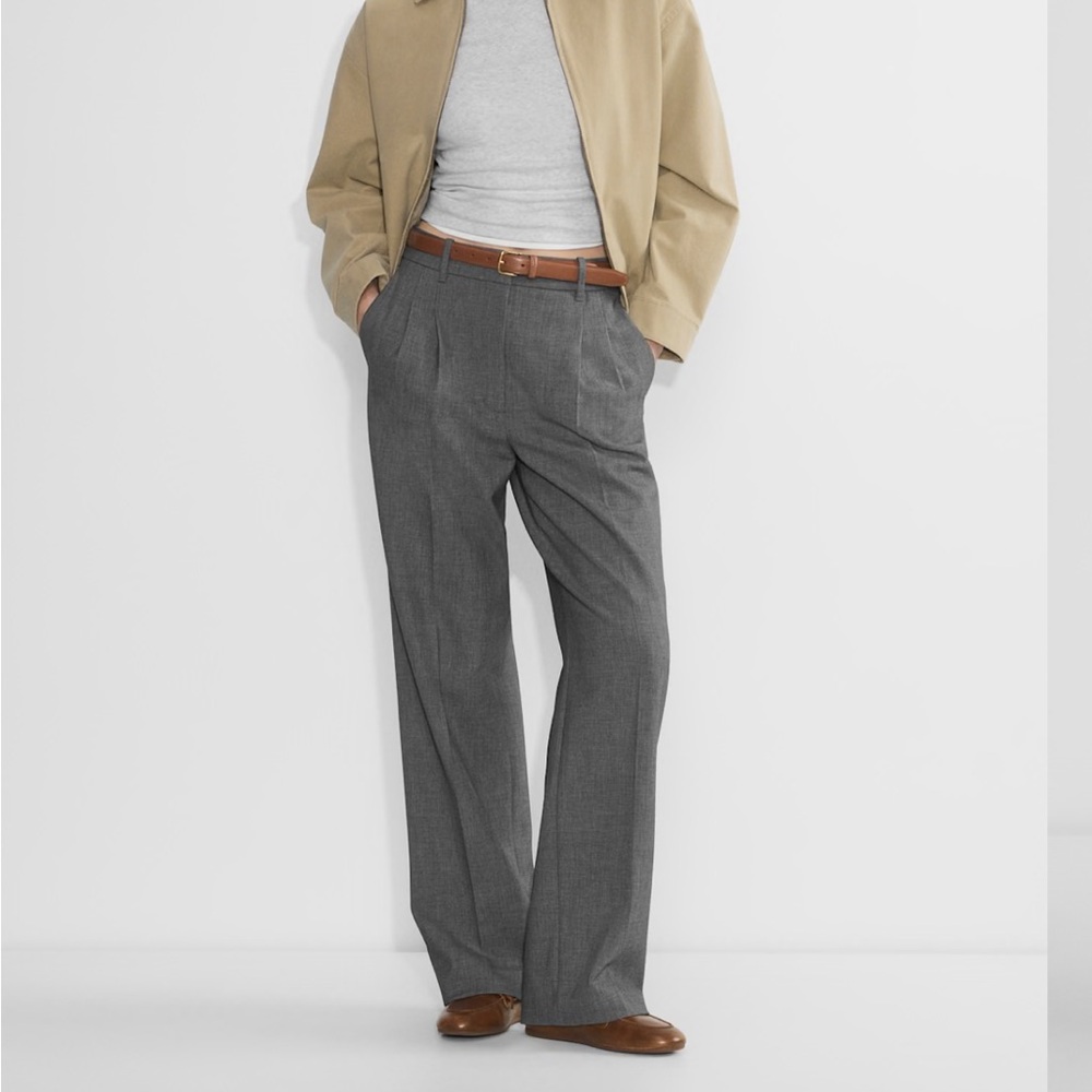 Aritzia Wilfred The Effortless Pant- (Re)ssential - size 4 - regular length